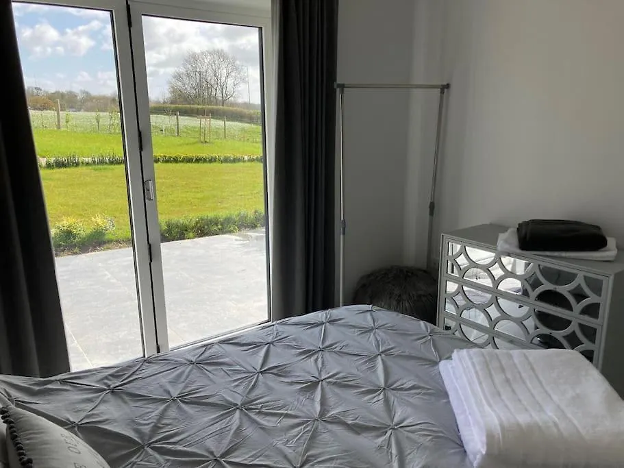 Brand New Purpose Built 3 Bedroom Holiday Barn Bonvilston Holiday home